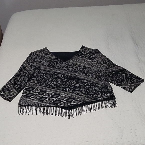 Black and Gold Patterned Women's Blouse Woth Frindge Size Medium - Picture 1 of 8